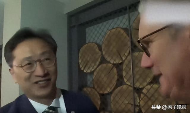 英国首相认错韩国总统